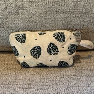 Elizabeth scarlet London Jungle Leaf Pouch Used Small